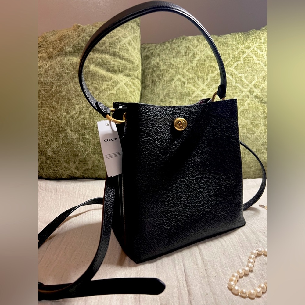 Coach pebbled leather Charlie Bucket 21 black crossbody